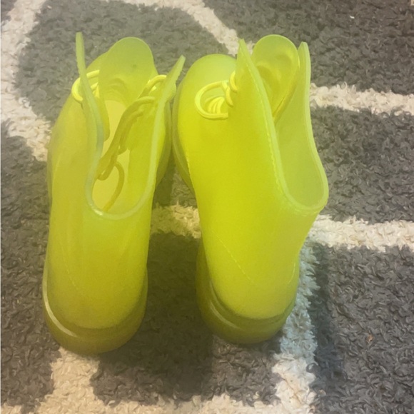 Rain boots lightly worn little black stain - Picture 2 of 5